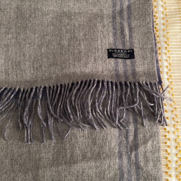 Burberry Lambswool Grey & Periwinkle scarf - Picture 1 of 4